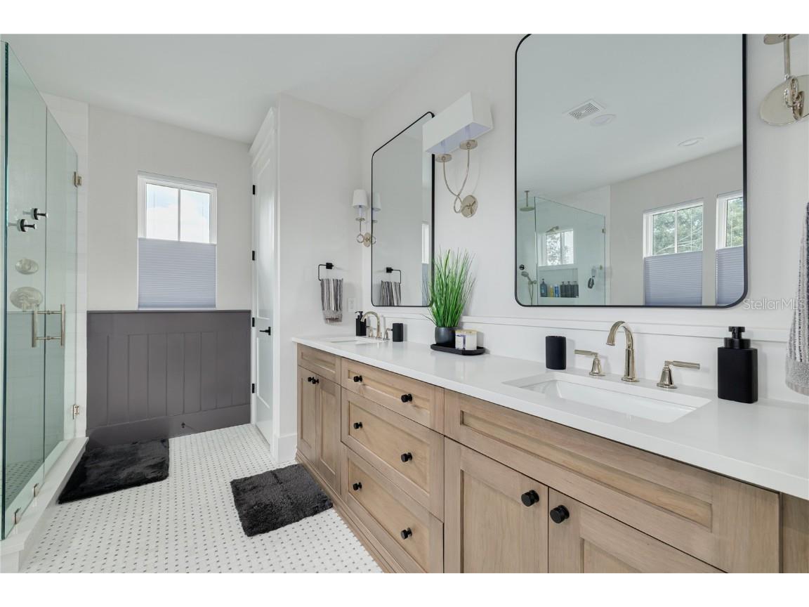 3104 11th Street N Saint Petersburg FL 33704 TB8453123 image21