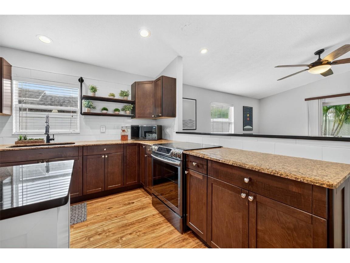 3104 15th Street N Saint Petersburg FL 33704 TB8442624 image10