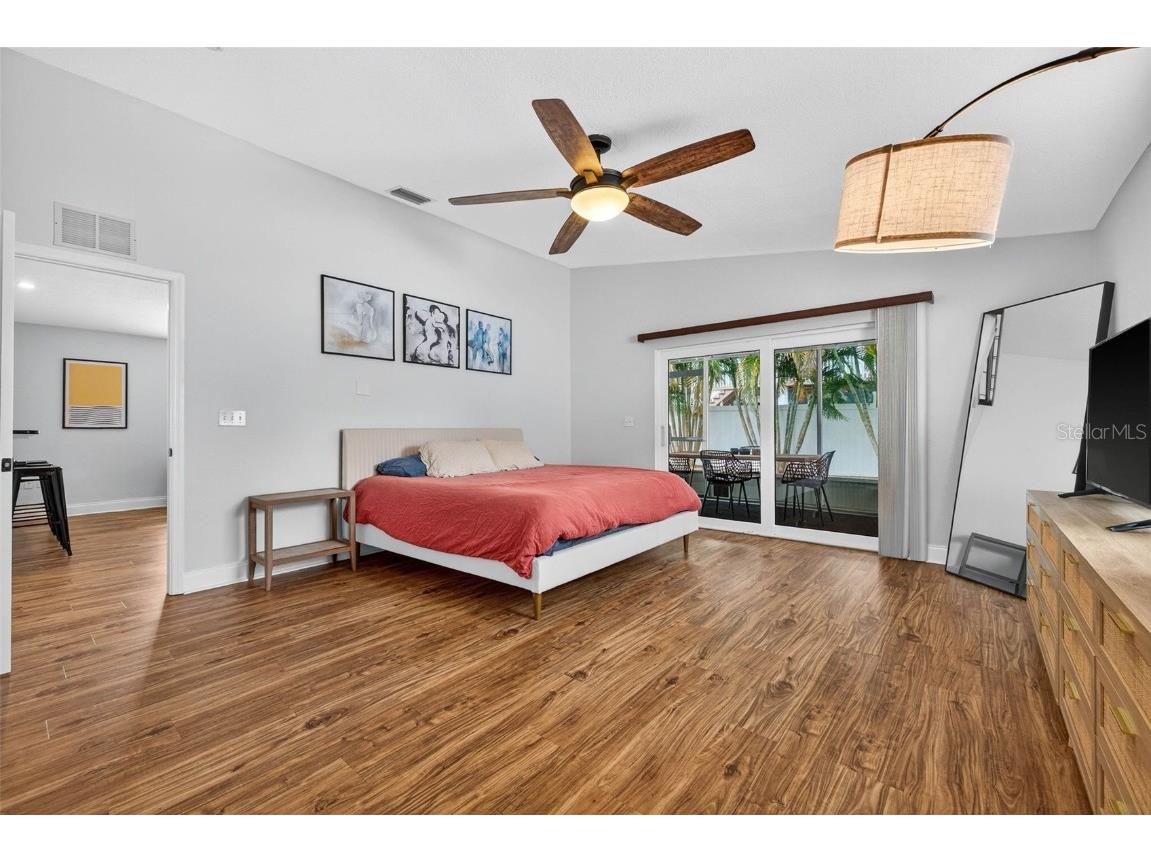 3104 15th Street N Saint Petersburg FL 33704 TB8442624 image17