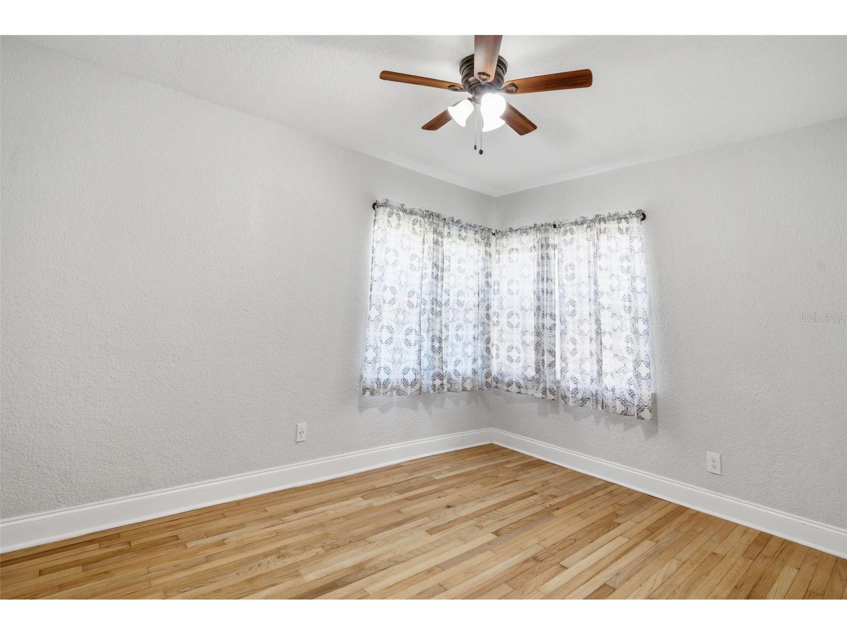 3105 Jackson Street N Saint Petersburg FL 33704 TB8504416 image24