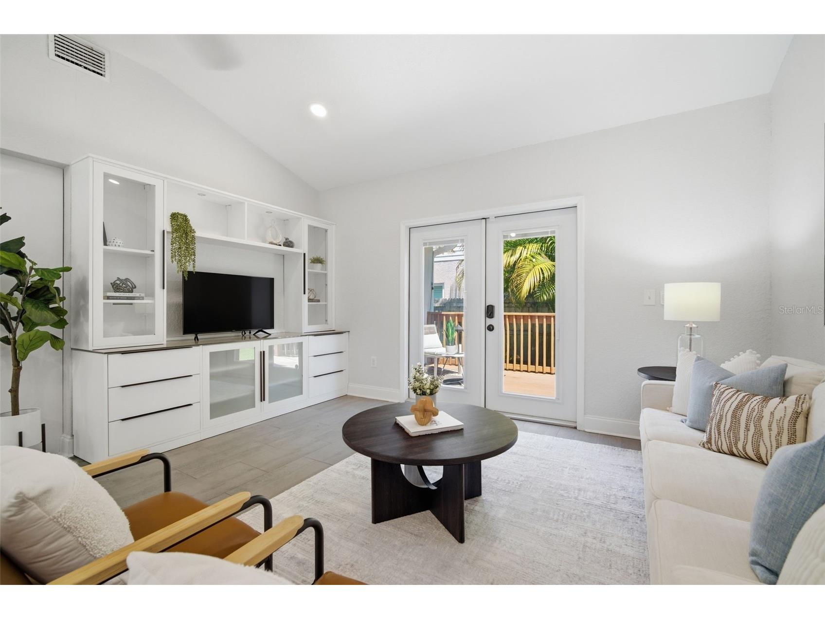 3105 Jackson Street N Saint Petersburg FL 33704 TB8504416 image33