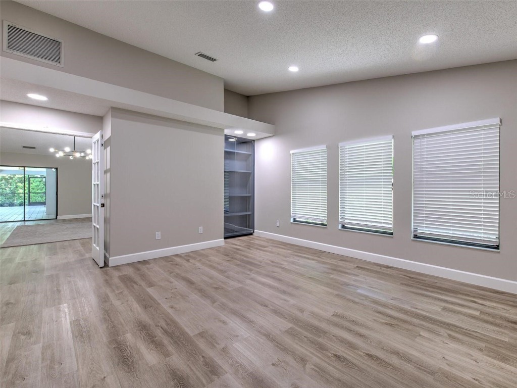 3105 Mossvale Lane Tampa FL 33618 TB8441715 image10