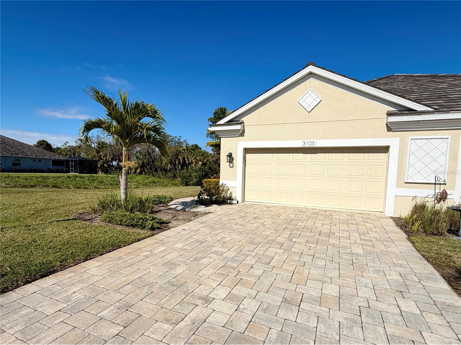 3105 Trustee Avenue Sarasota FL 34243 A4677124 image2