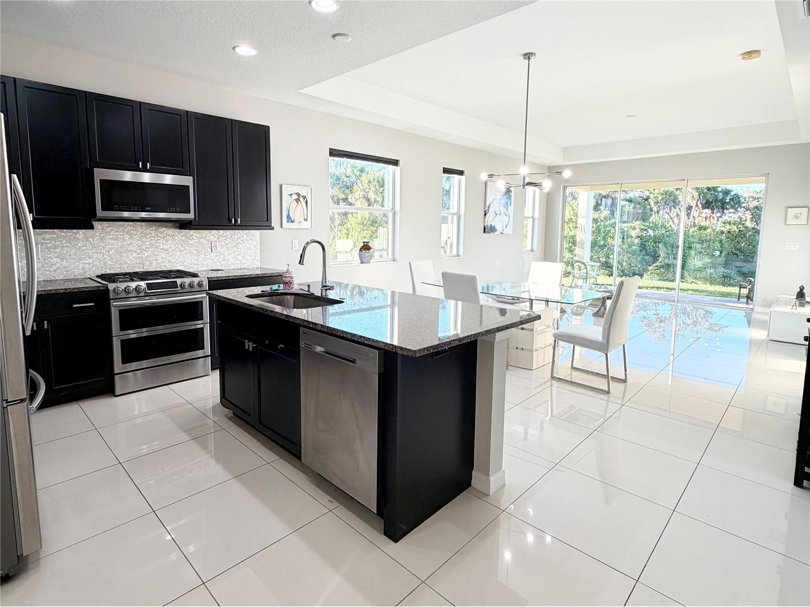 3105 Trustee Avenue Sarasota FL 34243 A4677124 image3