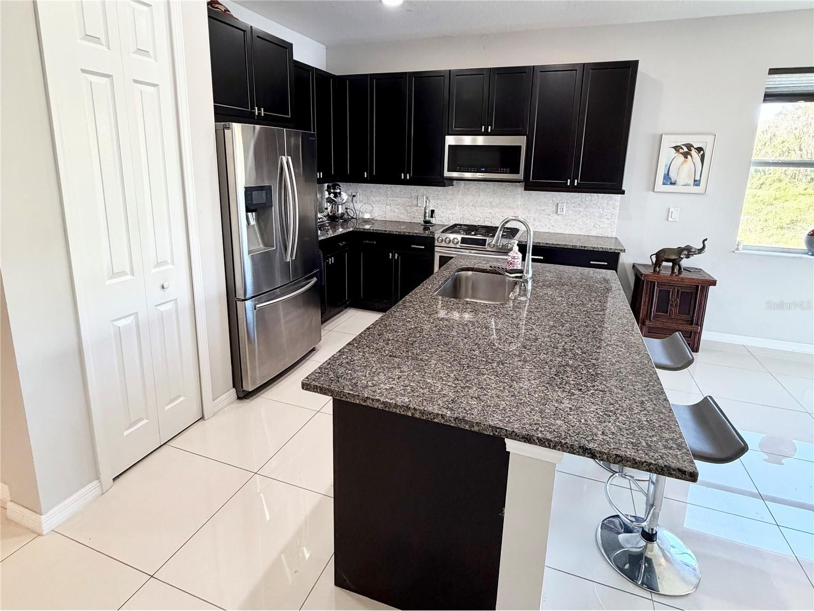 3105 Trustee Avenue Sarasota FL 34243 A4677124 image4