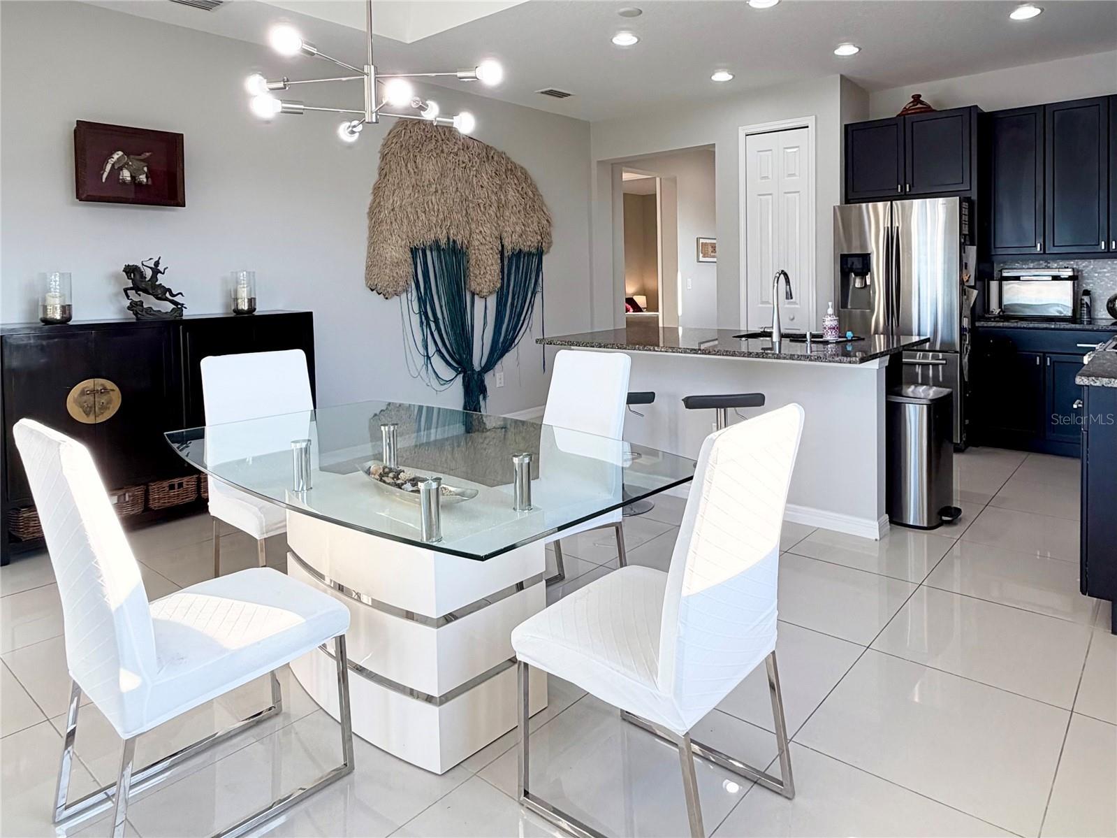 3105 Trustee Avenue Sarasota FL 34243 A4677124 image6