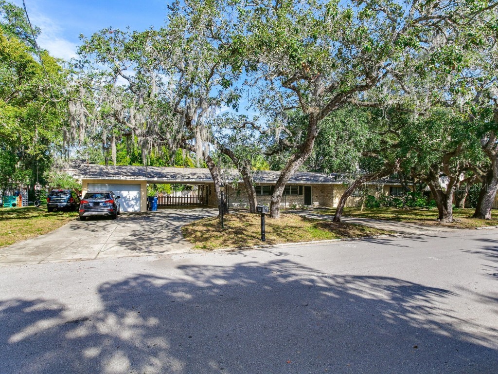 3105 W Hawthorne Road Tampa FL 33611 T3345180 image1