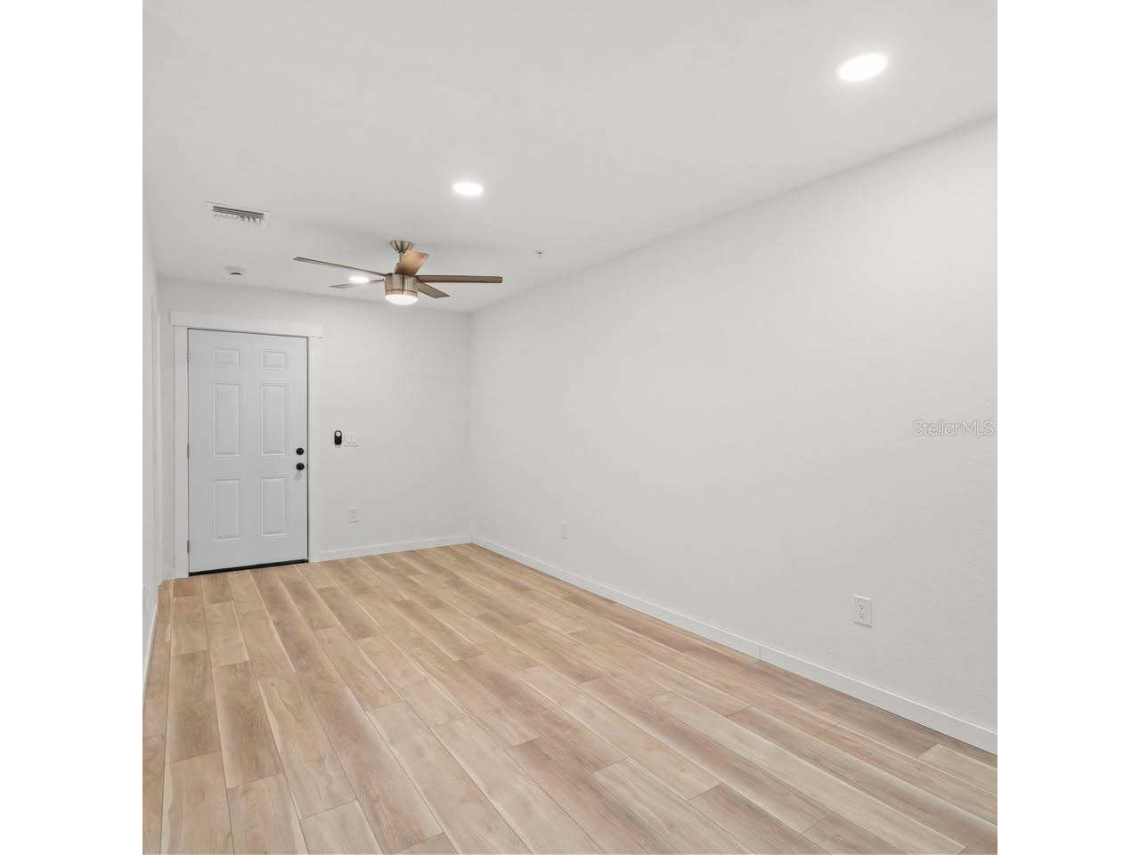 3107 16th Street N Saint Petersburg FL 33704 TB8509368 image7