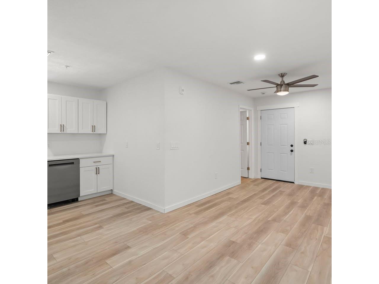 3107 16th Street N Saint Petersburg FL 33704 TB8509368 image8