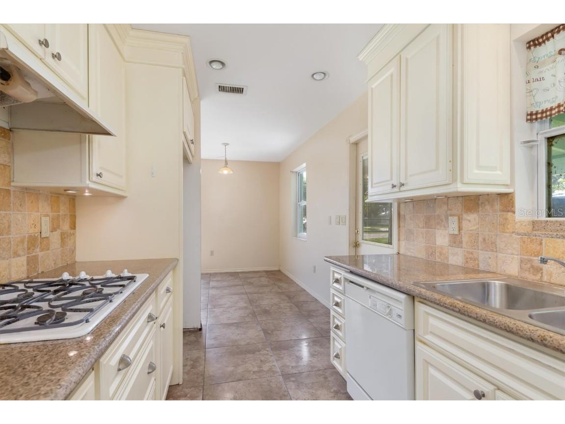 3107 Easy Street Port Charlotte FL 33952 C7496256 image14