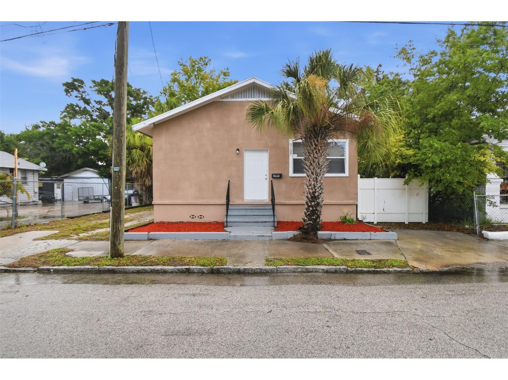 3107 N 16th Street Tampa FL 33605 O6417110 image1