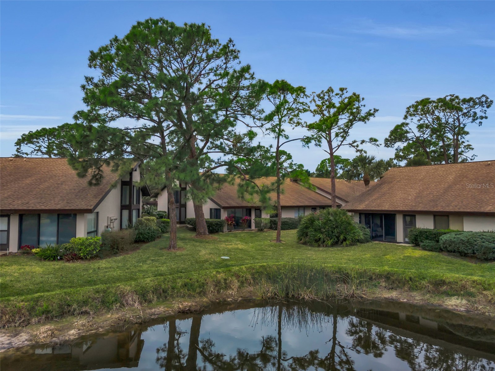 3107 Windrush Bourne Sarasota FL 34235 A4682307 image2