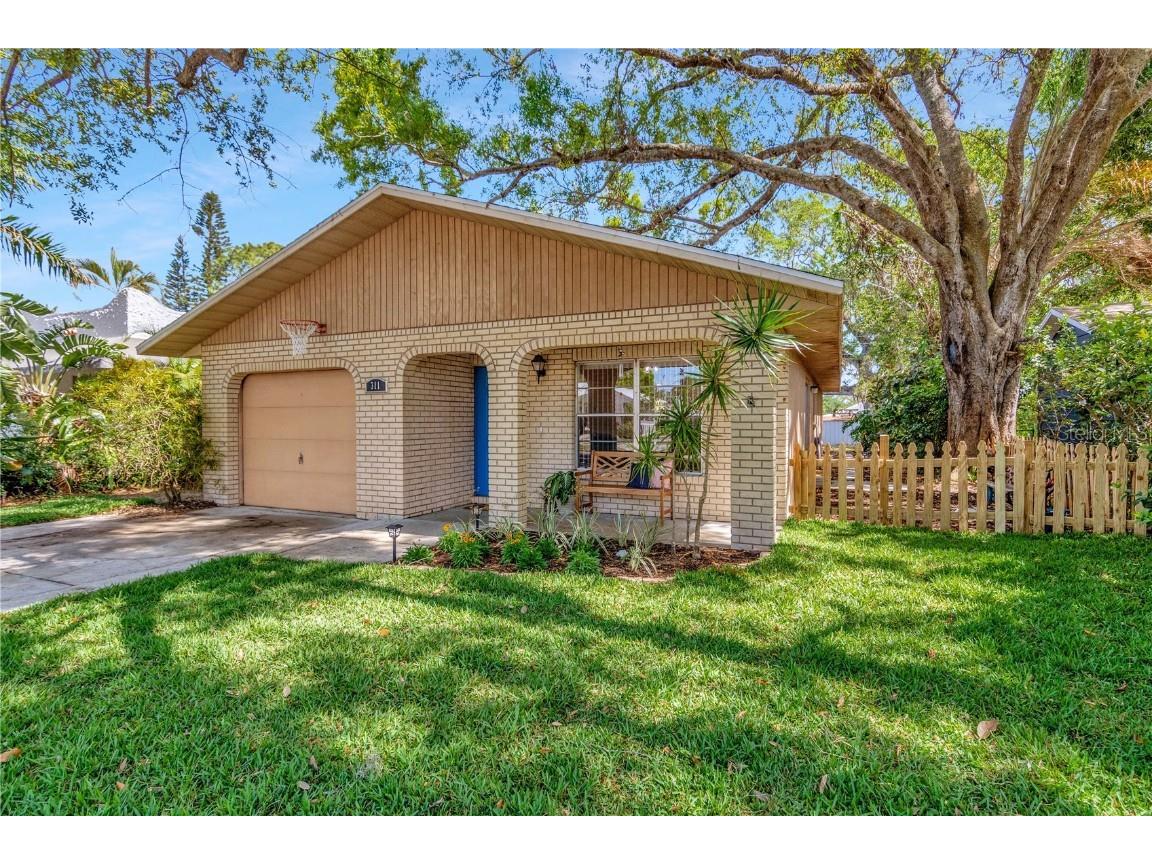 311 48th Street W Bradenton FL 34209 A4563394 image1