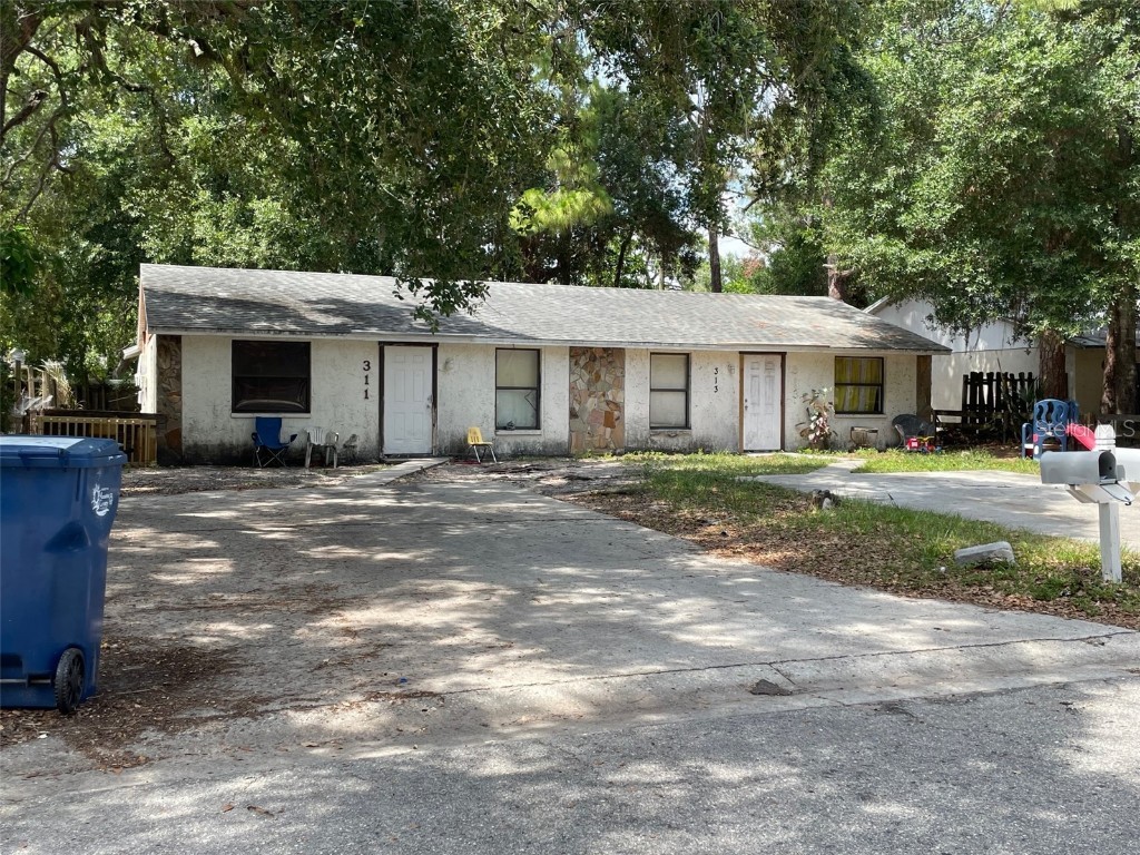 311 58th Avenue E Bradenton FL 34203 P4923250 image1