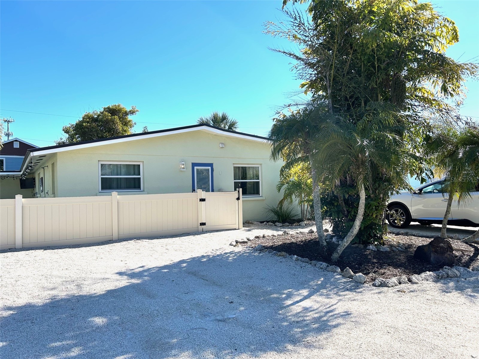 311 63rd Street Holmes Beach FL 34217 A4680267 image1