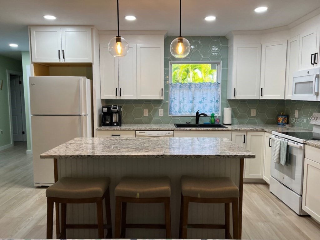 311 66th Street Bradenton Beach FL 34217 A4694363 image2