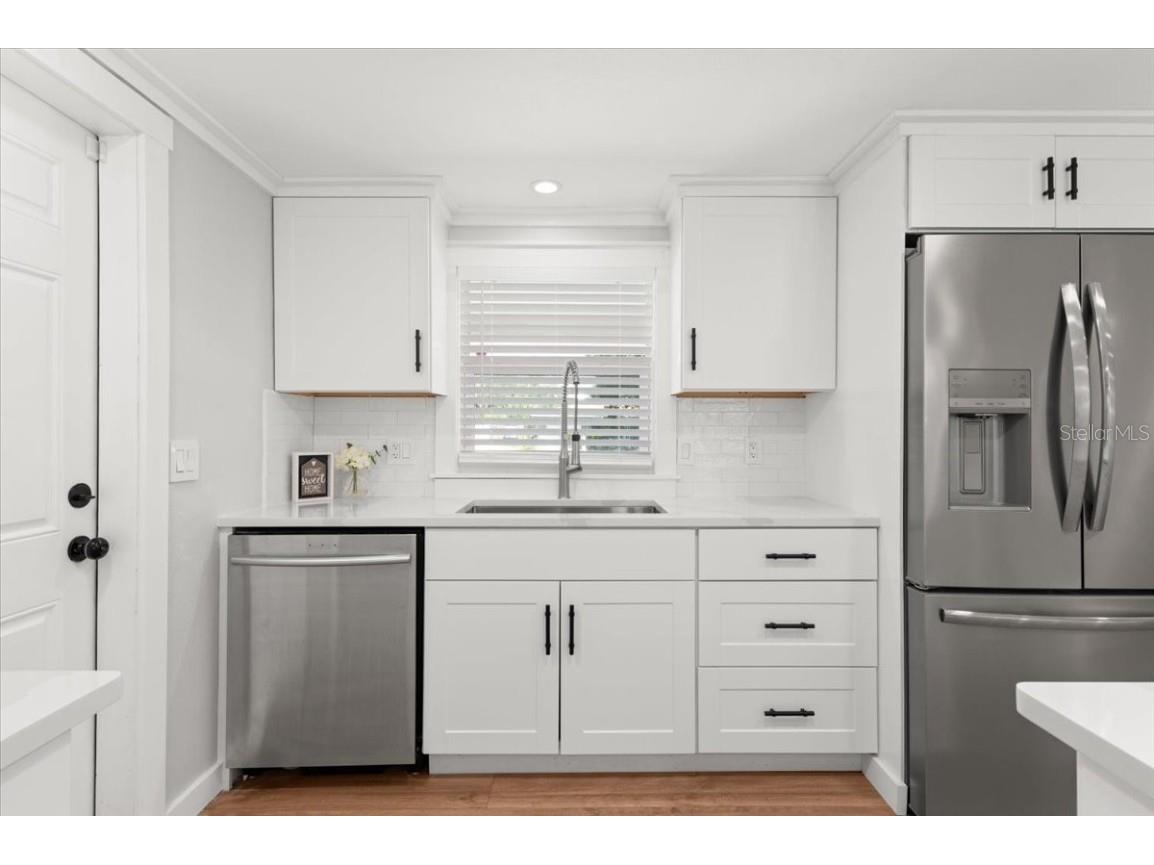 311 Dorchester Drive Venice FL 34293 A4666333 image12