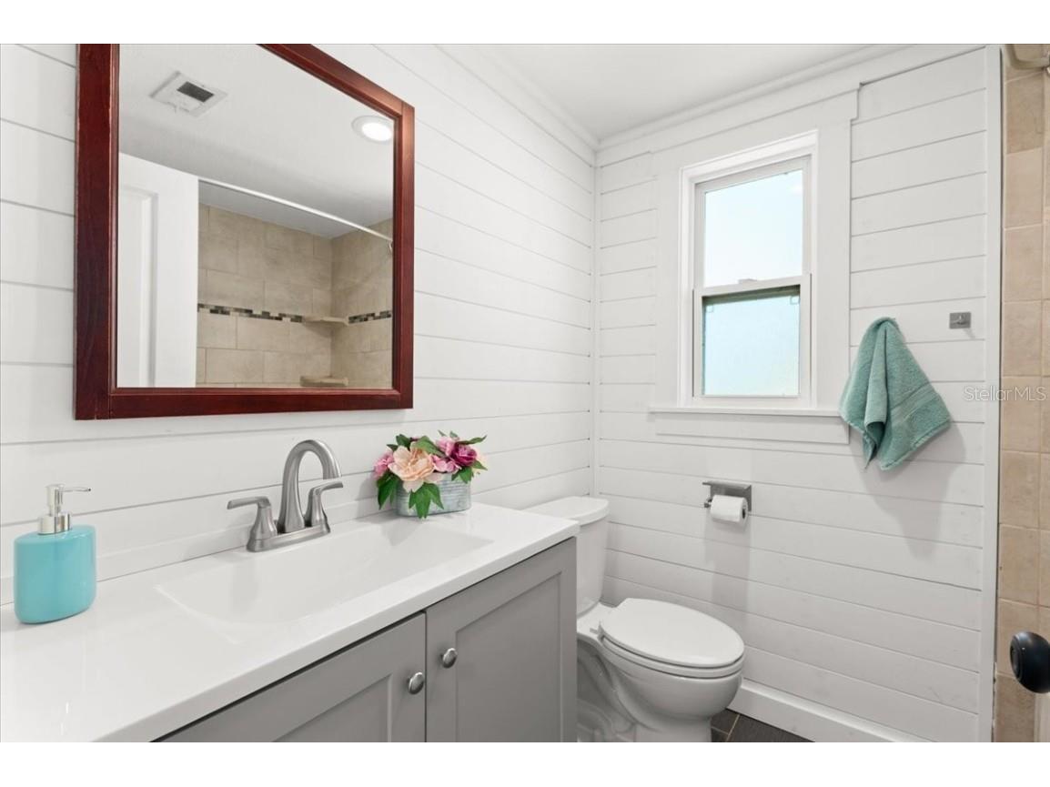 311 Dorchester Drive Venice FL 34293 A4666333 image23