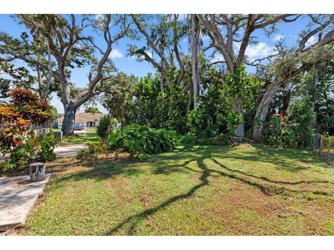 311 Dorchester Drive Venice FL 34293 A4666333 image25