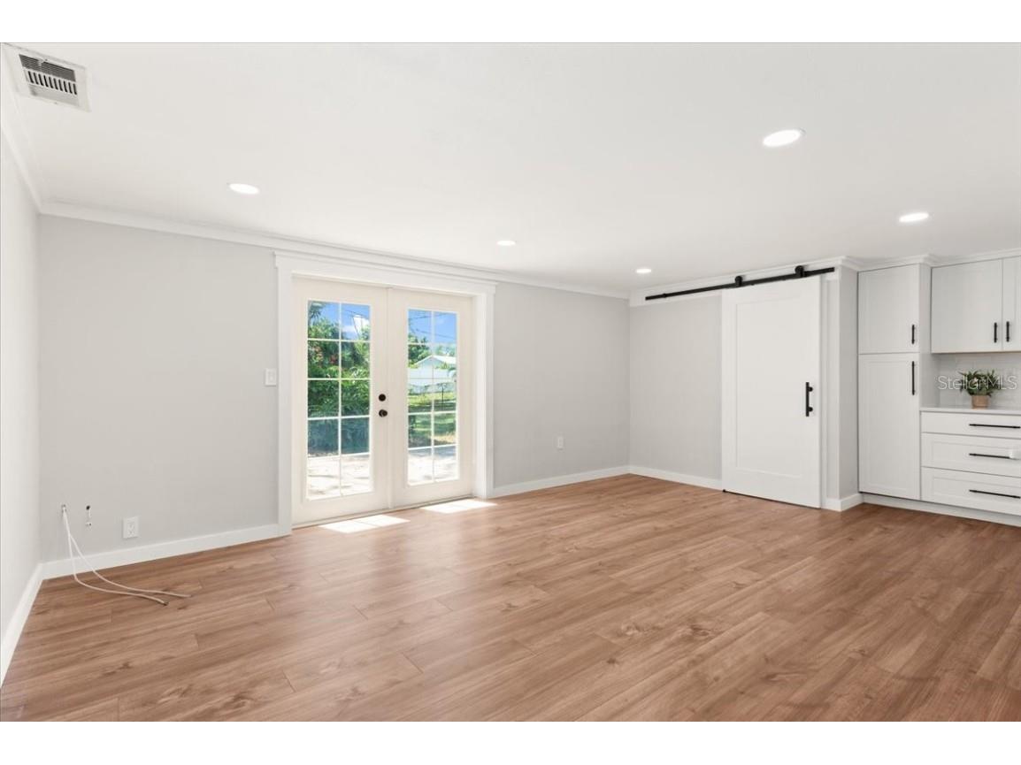 311 Dorchester Drive Venice FL 34293 A4666333 image6