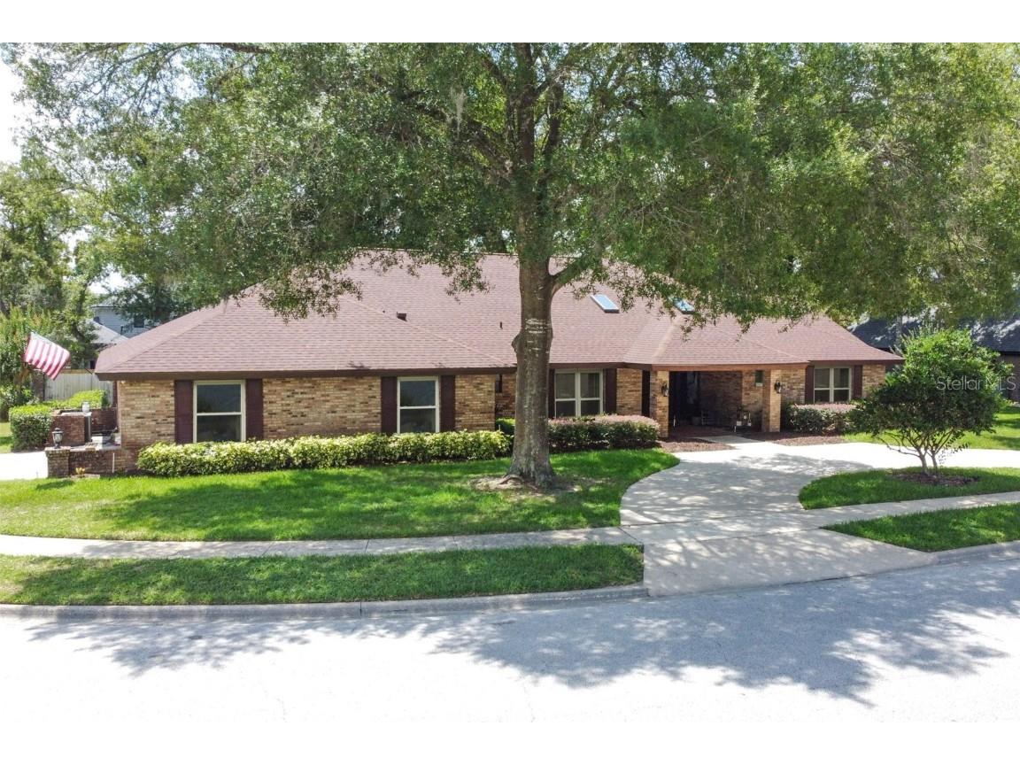 311 Green Oak Court Longwood FL 32779 - LAKE BRANTLEY & WEKIVA RIVER O6189541 image1