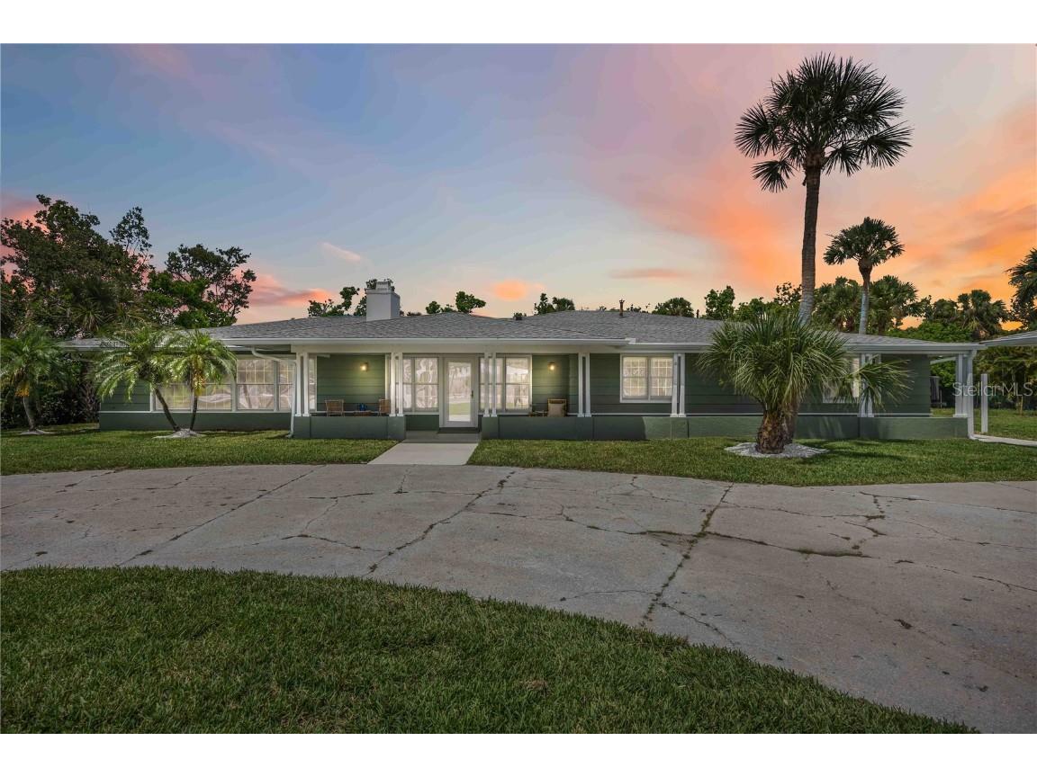 311 Island Circle Sarasota FL 34242 A4657962 image1