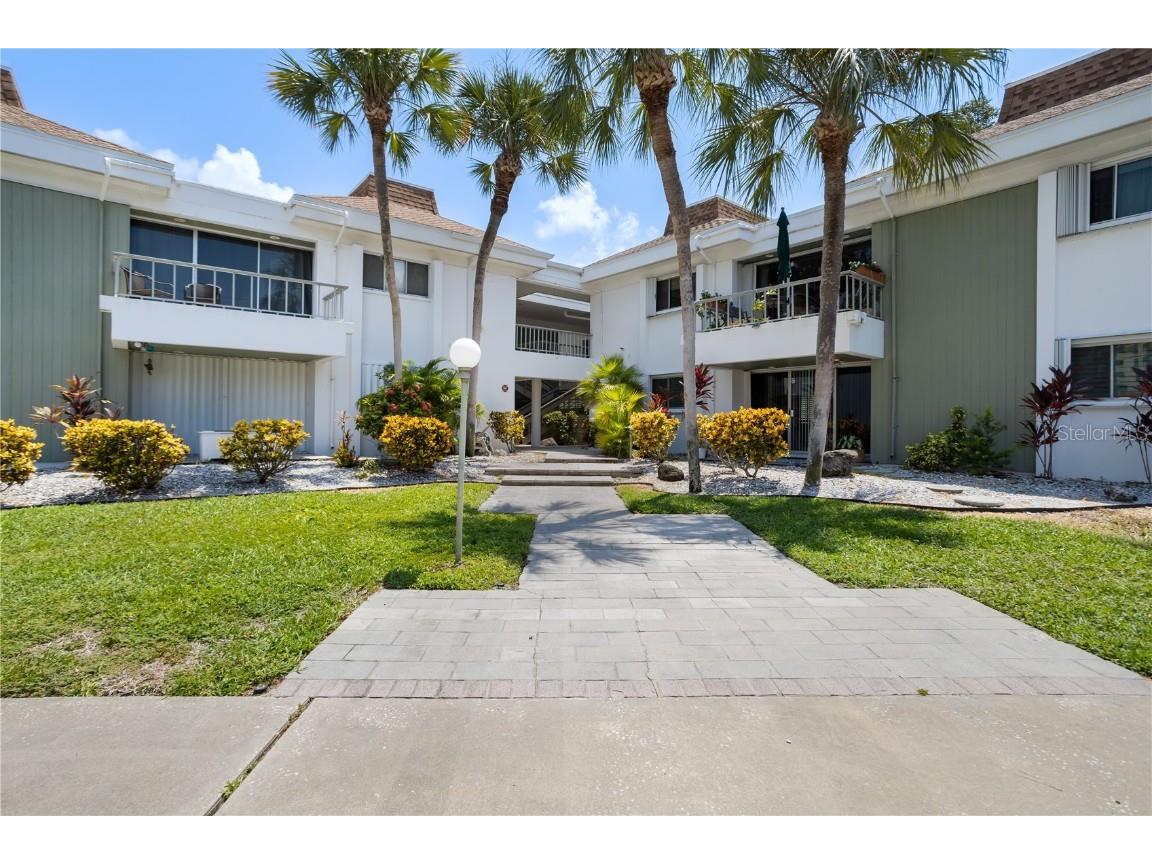 311 Island Way #203 Clearwater Beach FL 33767 J965326 image1