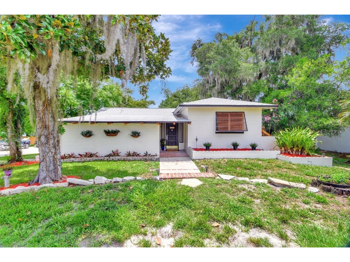 311 N Blue Lake Terrace Deland FL 32724 V4936944 image1