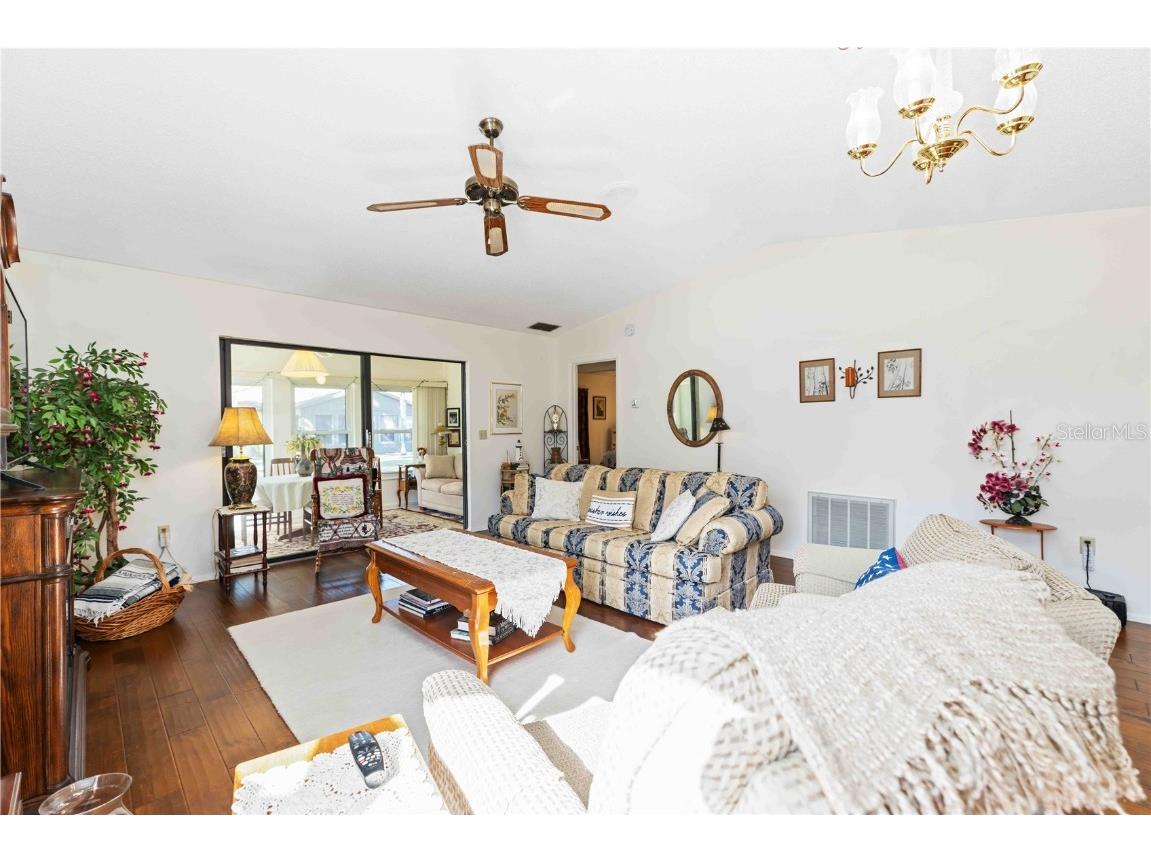 311 Oak Hill Way #26 Sarasota FL 34232 A4669876 image5