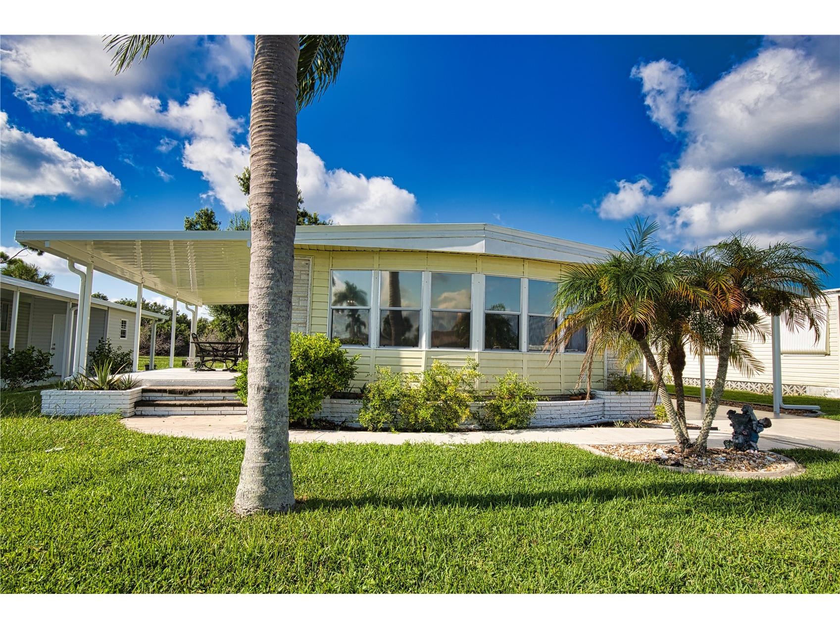 311 Robalo North Port FL 34287 TB8472460 image1