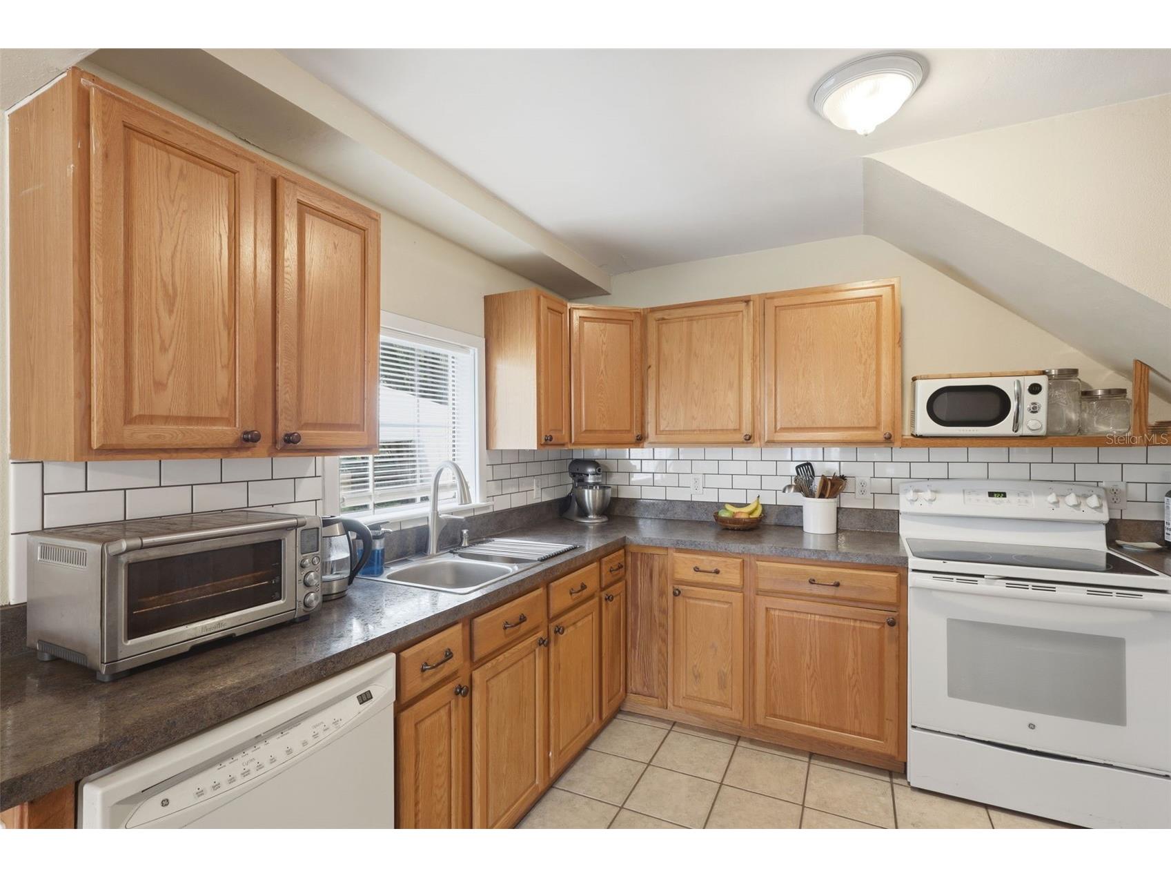 311 W University Avenue Deland FL 32720 V4949625 image12