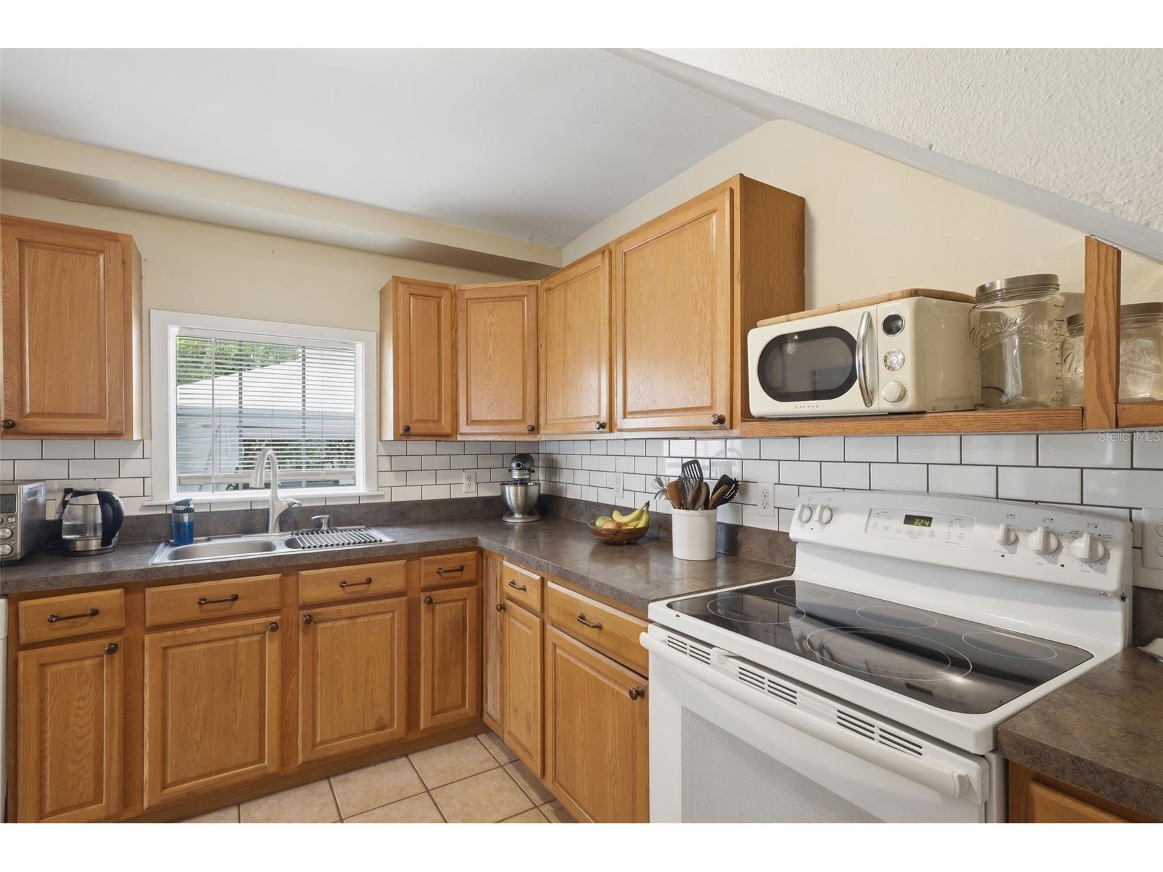 311 W University Avenue Deland FL 32720 V4949625 image14