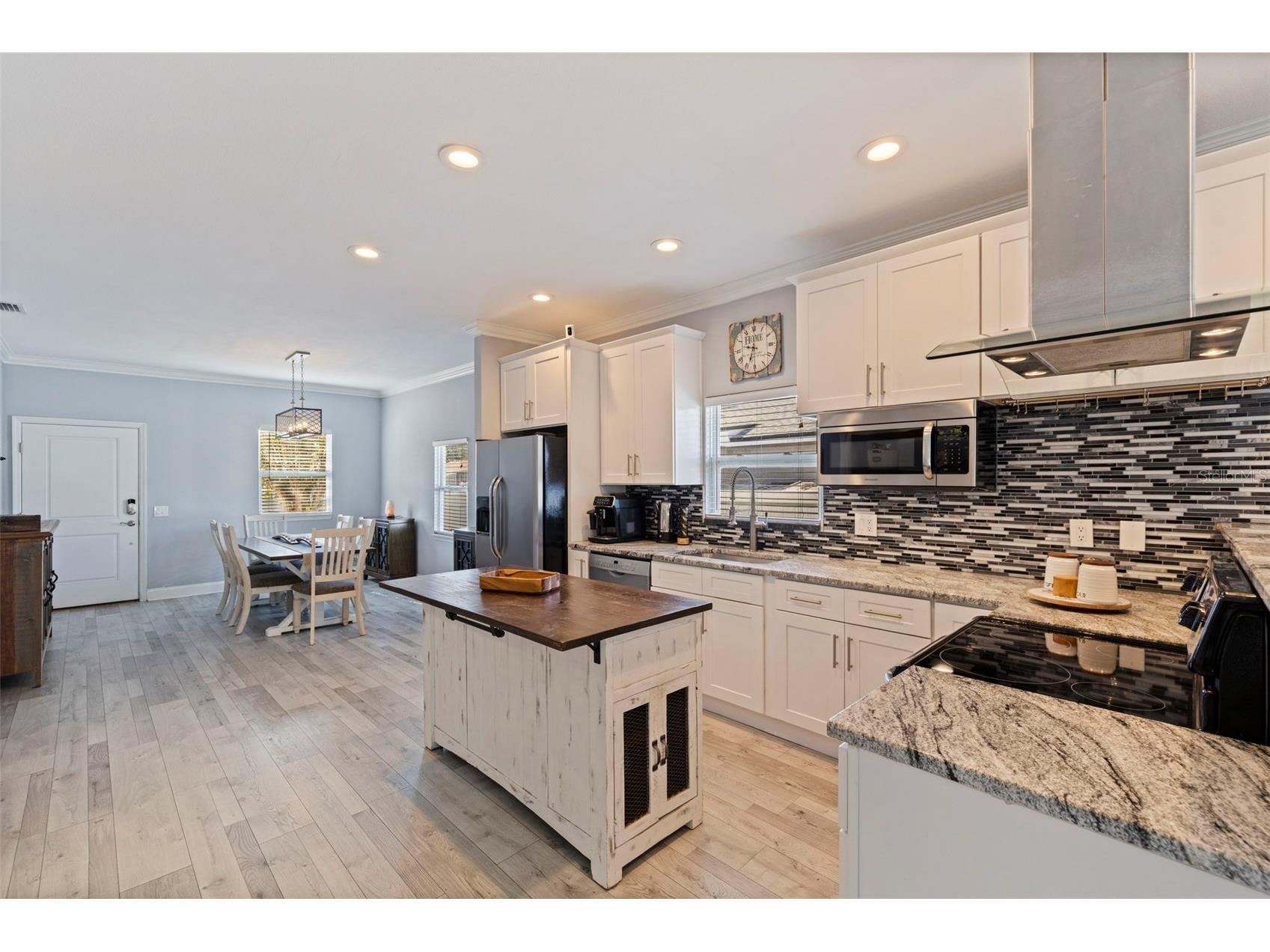 3110 15th Street N Saint Petersburg FL 33704 TB8524436 image14