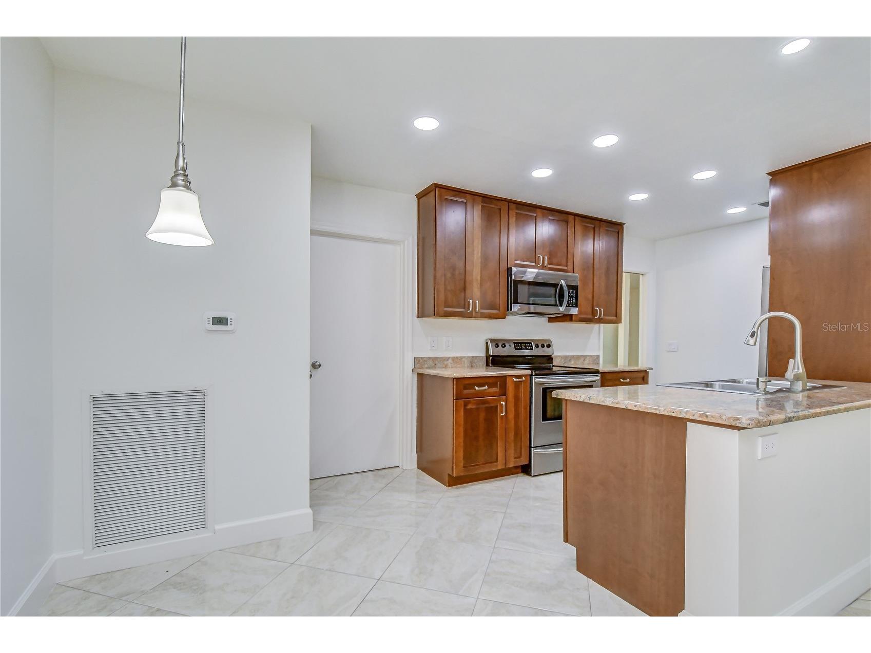 3110 Belmore Road Tampa FL 33618 TB8529409 image17
