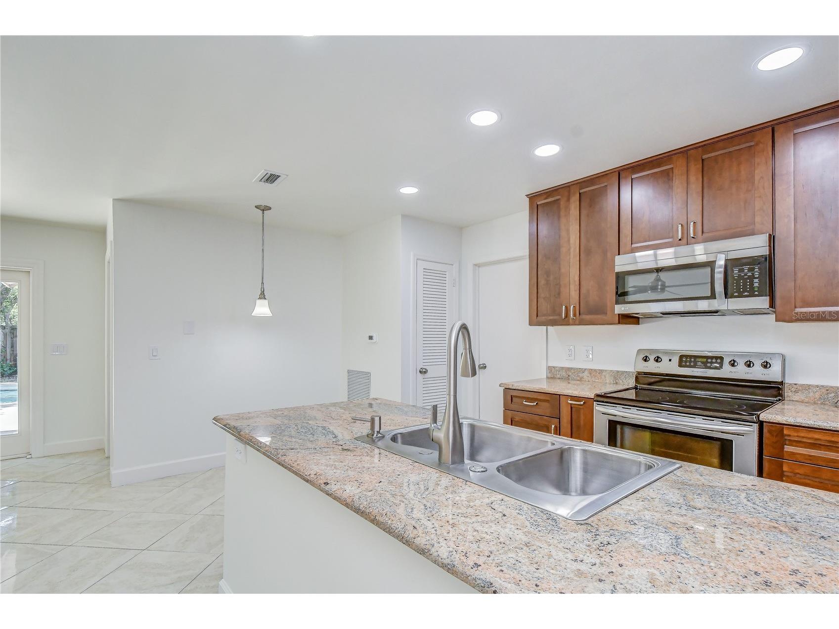 3110 Belmore Road Tampa FL 33618 TB8529409 image18