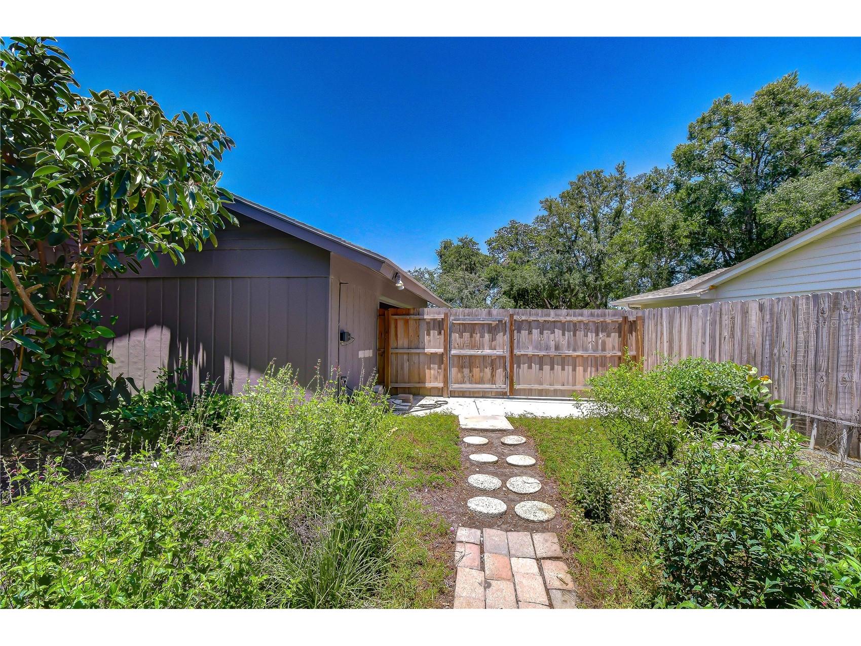 3110 Belmore Road Tampa FL 33618 TB8529409 image44