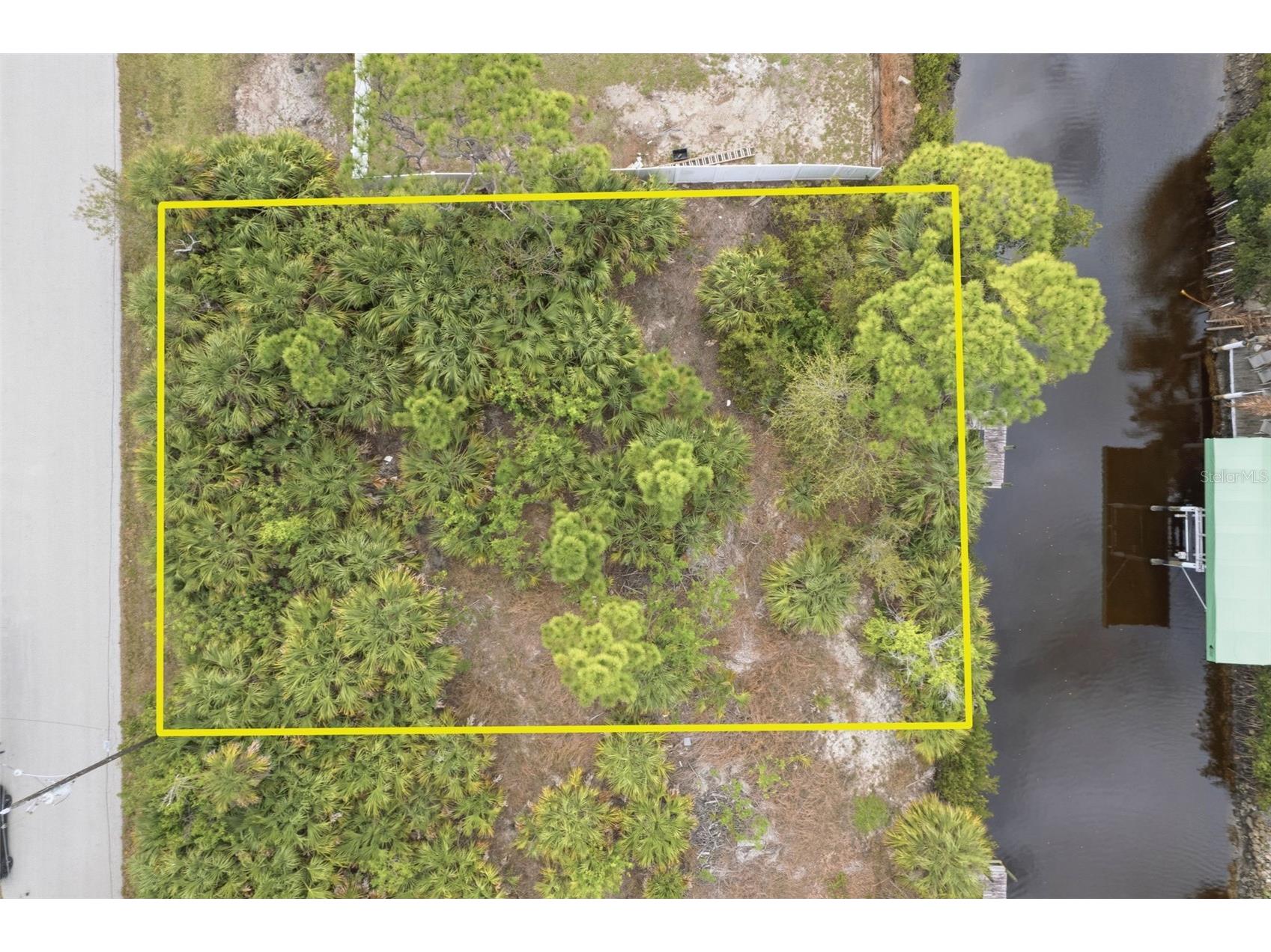 3111 Banyan Way Punta Gorda FL 33950 - NASSAU CANAL A4686647 image1