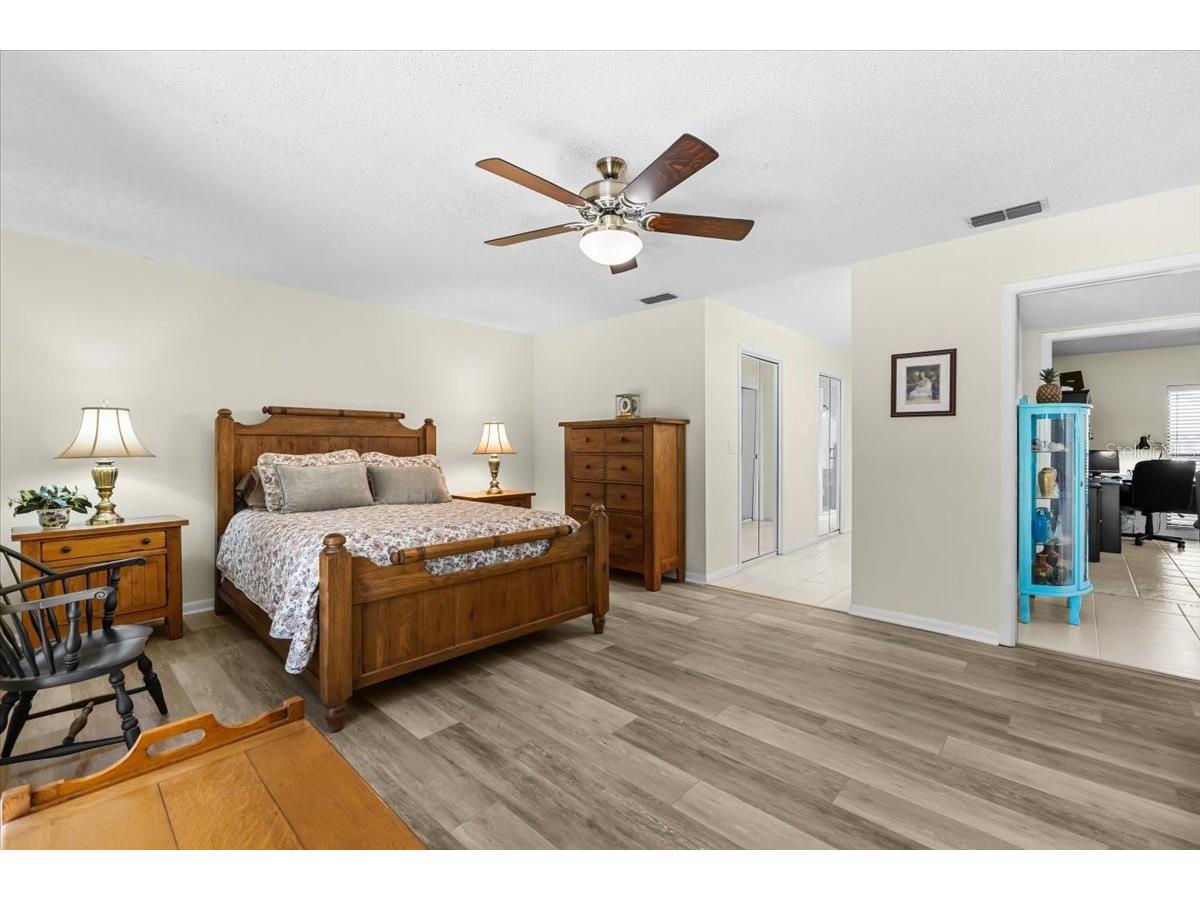 3111 Hyde Park Drive Clearwater FL 33761 TB8498107 image51