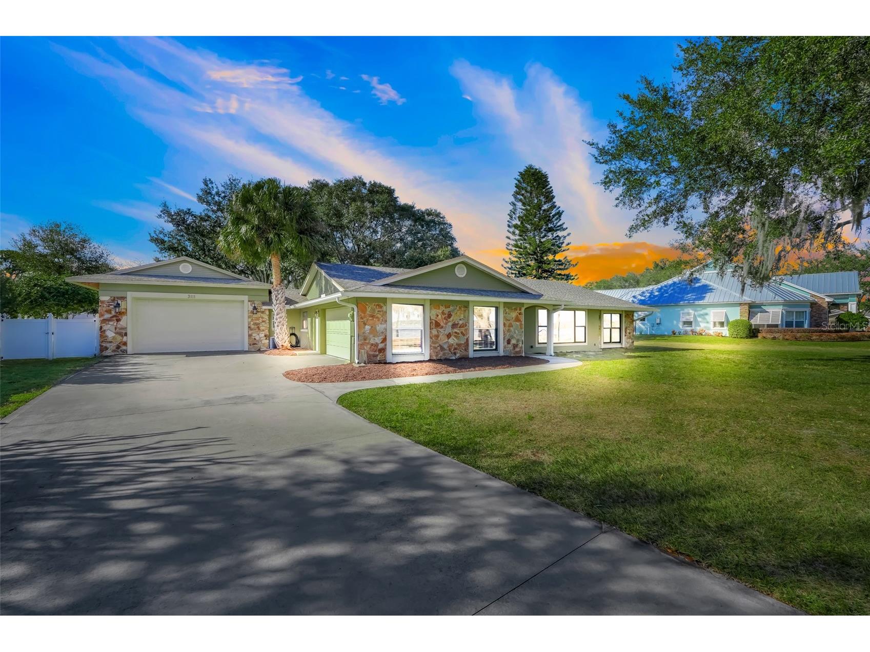 3111 Lakeshore Drive Mount Dora FL 32757 - LAKE DORA G5107615 image1