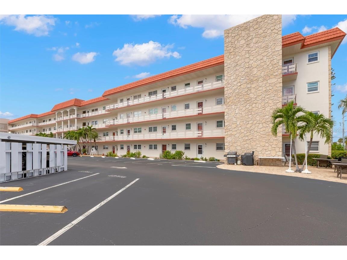 3114 59th Street S #302 Gulfport FL 33707 TB8435727 image4