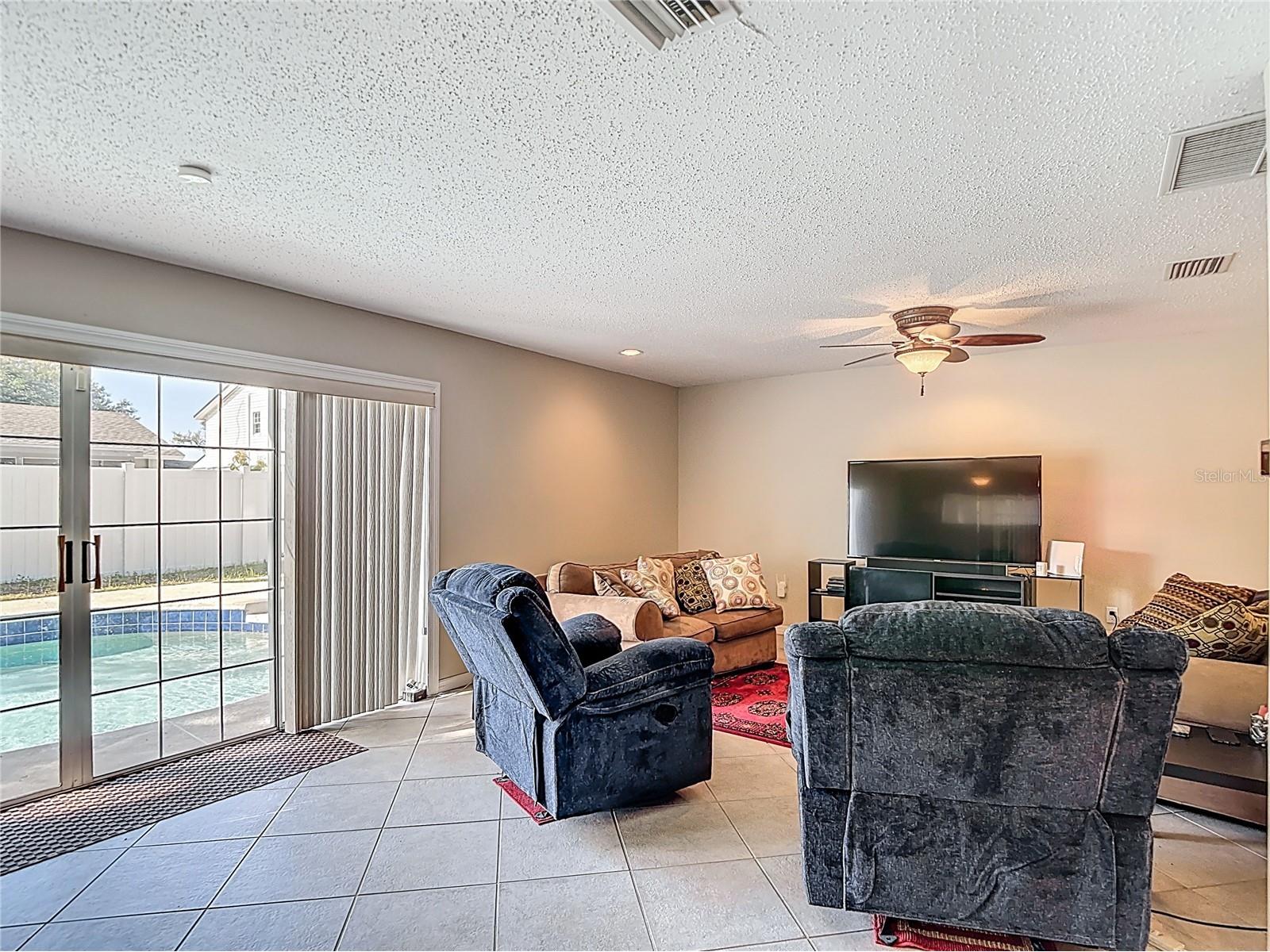 3114 W Paris Street Tampa FL 33614 O6391925 image7