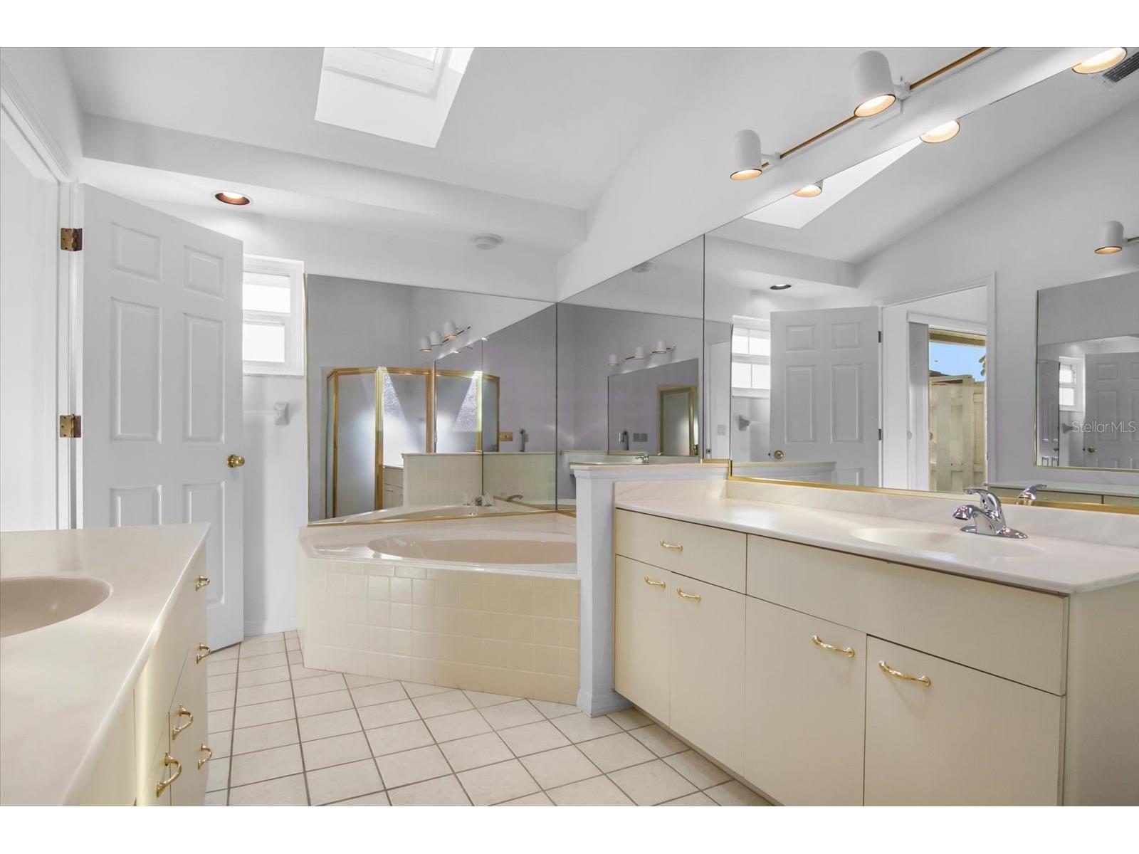 3117 Lake Park Lane #15 Sarasota FL 34231 A4671368 image20