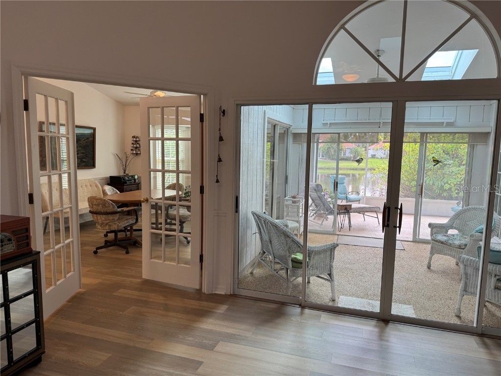 3117 Lake Park Lane #15 Sarasota FL 34231 A4671368 image4