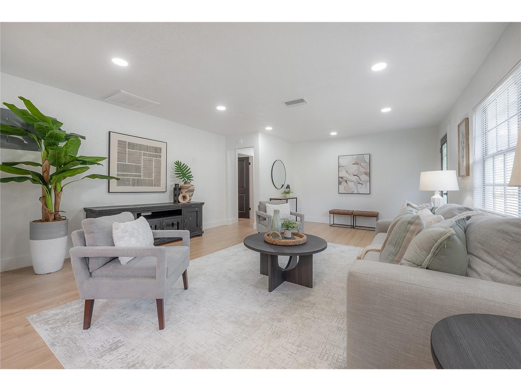 3118 W Sligh Avenue Tampa FL 33614 TB8438438 image4