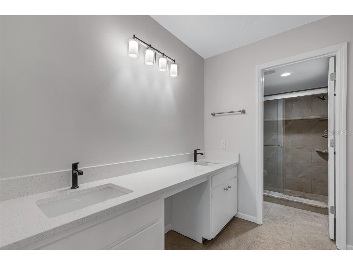 3119 Heatherwood Lane Sarasota FL 34235 A4670114 image10