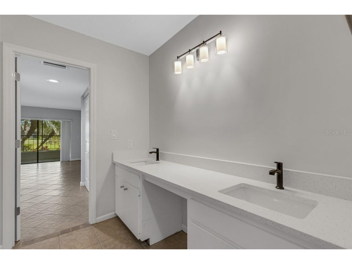 3119 Heatherwood Lane Sarasota FL 34235 A4670114 image12