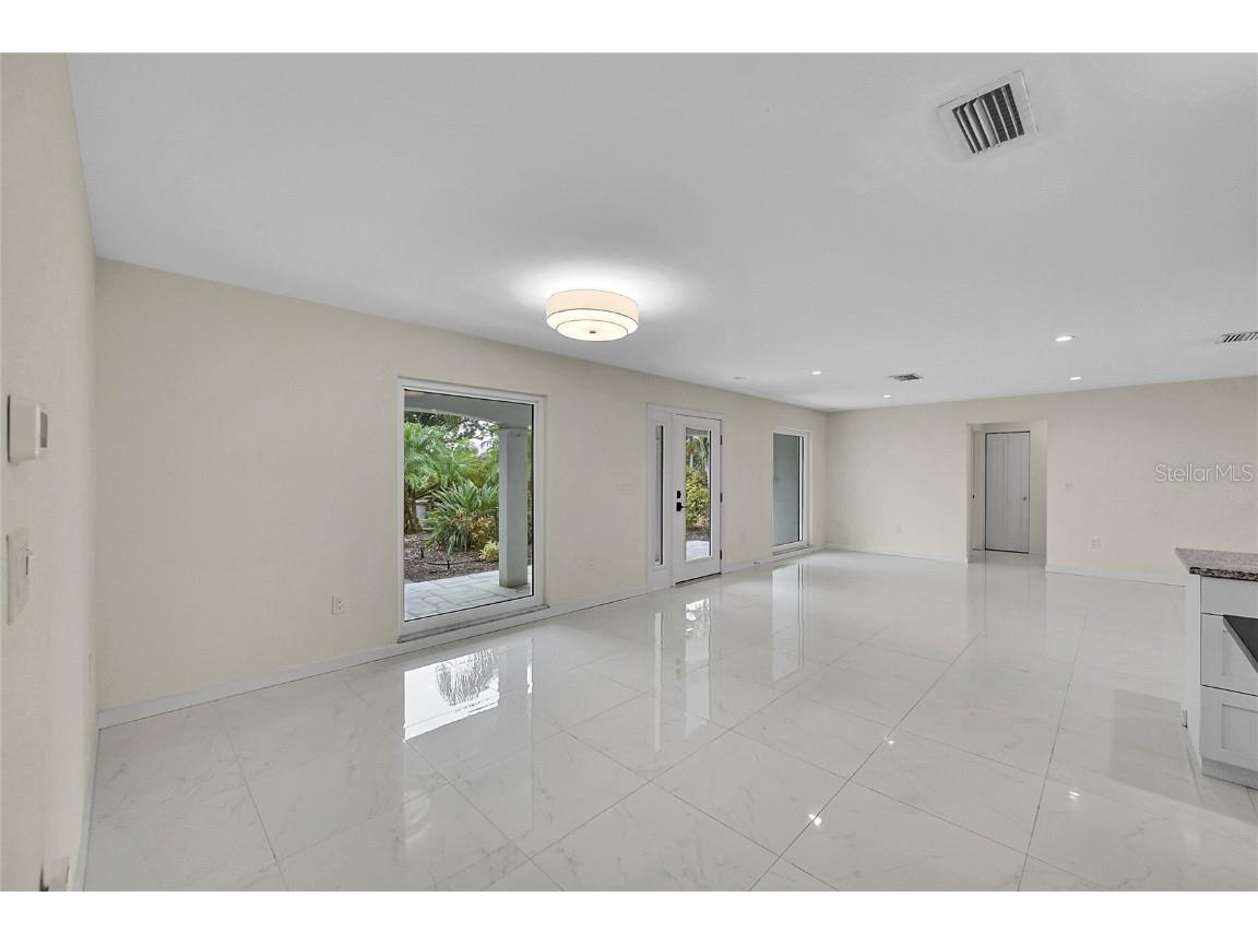 3119 Pinecrest Street Sarasota FL 34239 A4671289 image18