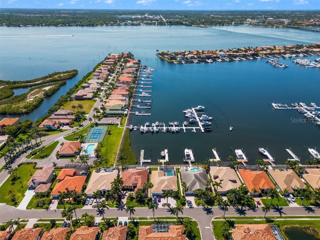 312 11th Avenue E Palmetto FL 34221 A4565334 image1