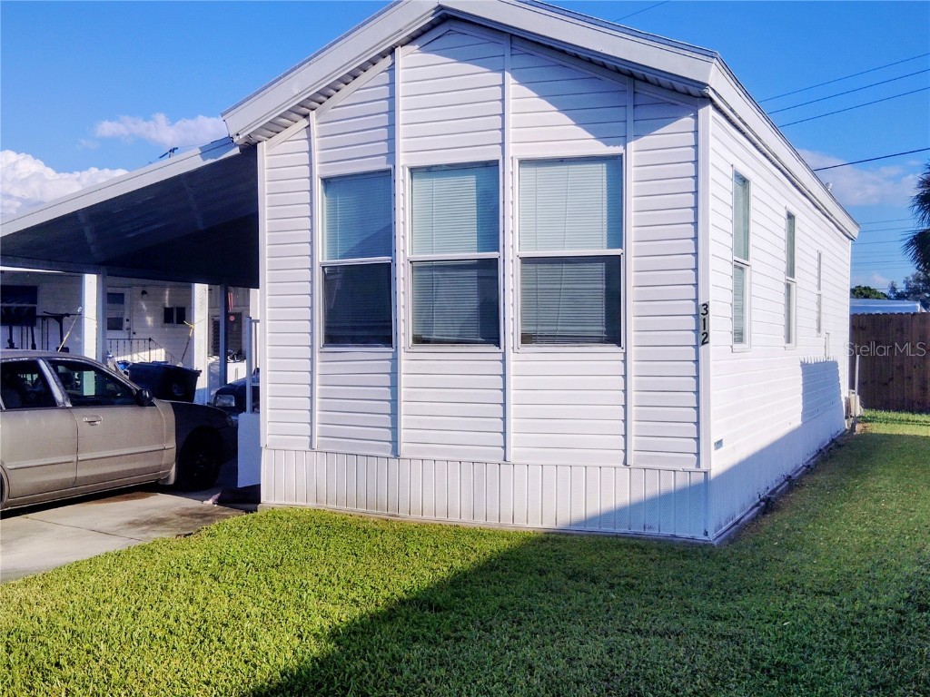 312 52nd Avenue Drive W Bradenton FL 34207 A4665026 image1