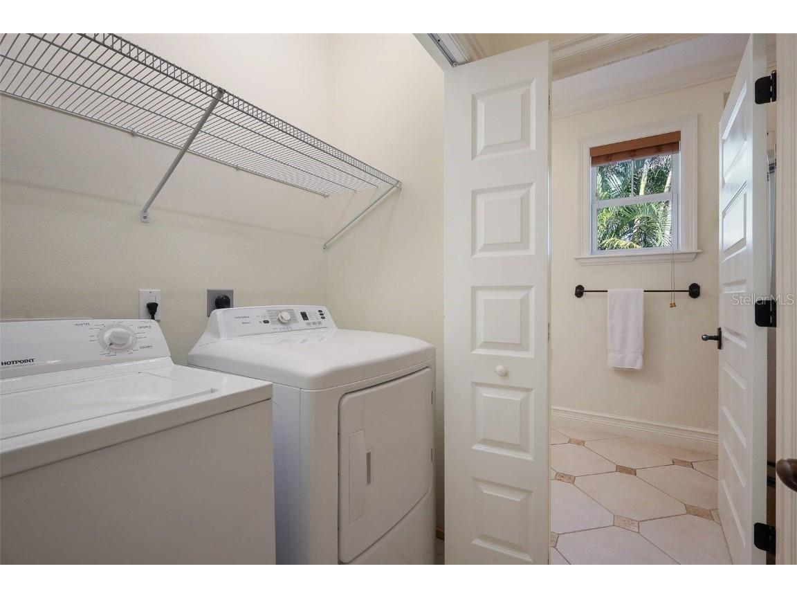 312 61st Street #B Holmes Beach FL 34217 A4634197 image18